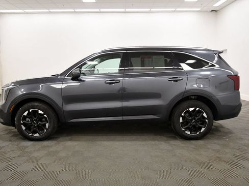 Certified 2024 Kia Sorento S AWD/4WD image 4