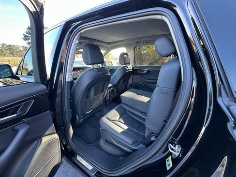 Used 2024 Audi Q7 3.0T Premium Plus image 19