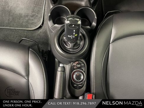 Used 2022 MINI Cooper 4-Door Hardtop image 32