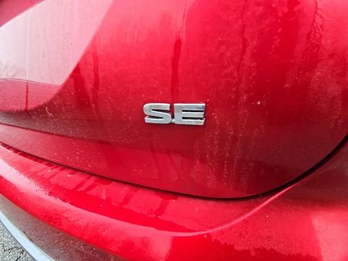 Used 2025 Mitsubishi Outlander SE image 14