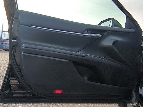 Used 2022 Toyota Camry LE image 15