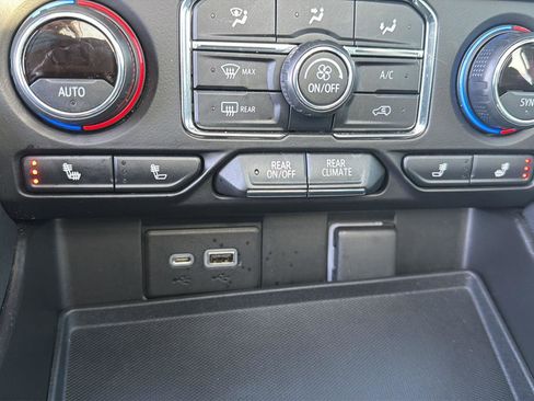 Used 2021 Chevrolet Tahoe LT w/ LT Signature Package image 23