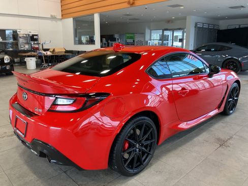 Used 2025 Toyota GR86 Premium image 5