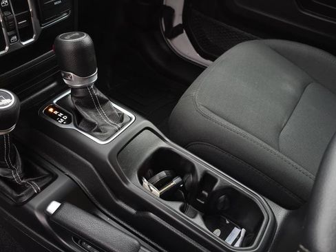 Used 2022 Jeep Wrangler Unlimited Sahara w/ Cold Weather Group image 30