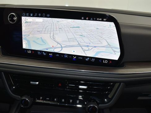 New 2025 Chevrolet Suburban Premier image 29