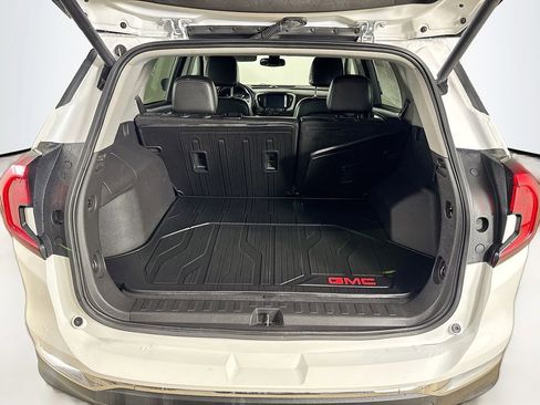 Used 2022 GMC Terrain SLT w/ LPO, Floor Liner Package image 23