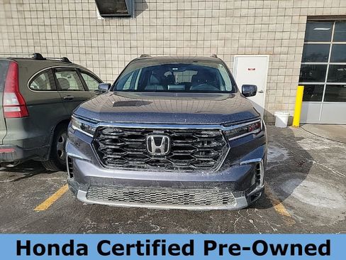 Certified 2025 Honda Pilot Touring image 3