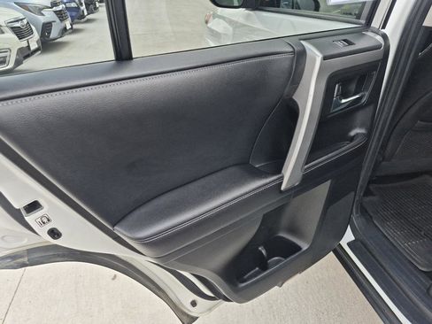 Used 2017 Toyota 4Runner SR5 Premium AWD/4WD image 11