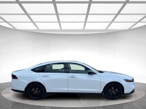 New 2025 Honda Accord SE image 4