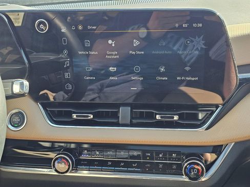 Used 2025 Chevrolet Equinox ACTIV w/ Safety and Technology Package AWD/4WD image 29