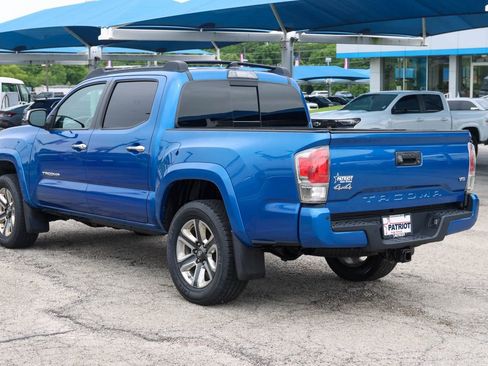 Used 2018 Toyota Tacoma Limited AWD/4WD image 3