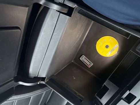 Used 2018 GMC Yukon Denali image 34