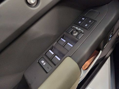 New 2026 Land Rover Defender 110 X-Dynamic SE AWD/4WD image 42
