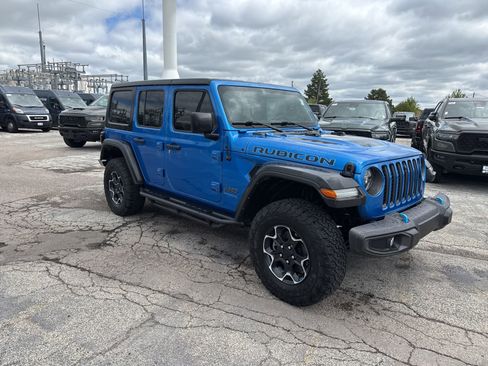 Used 2022 Jeep Wrangler Unlimited Rubicon 4xe w/ Dual Top Group AWD/4WD image 4