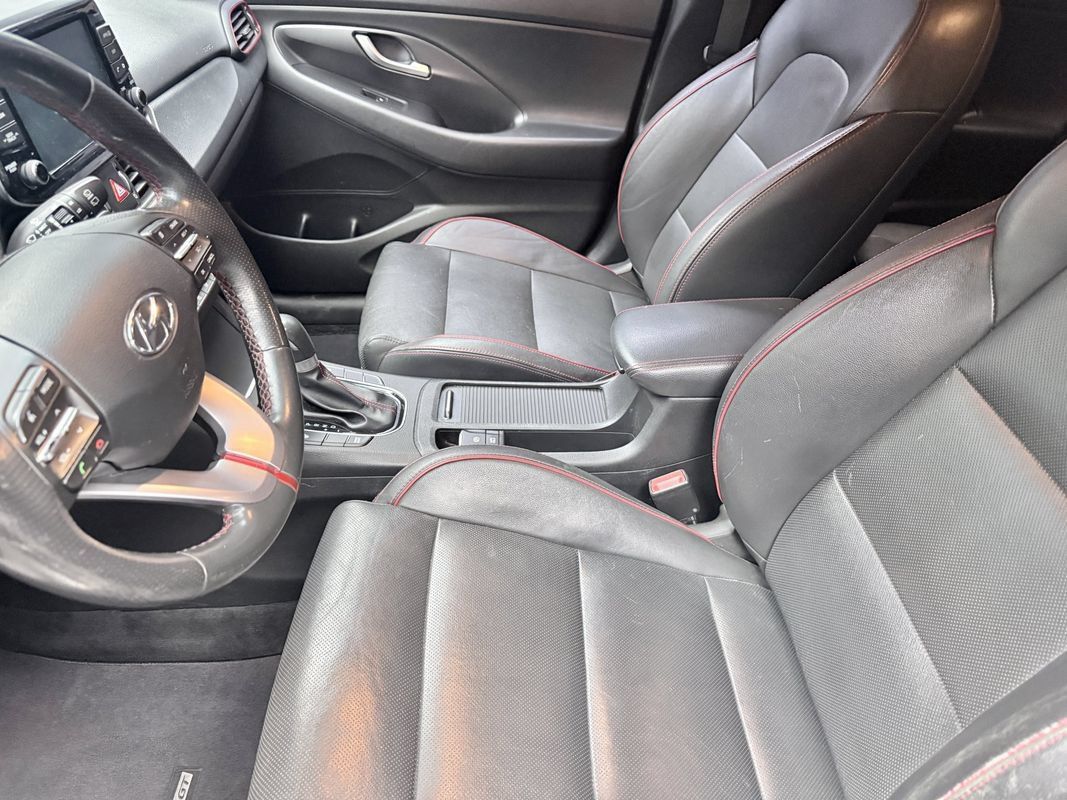 Used 2018 Hyundai Elantra GT Sport FWD image 10