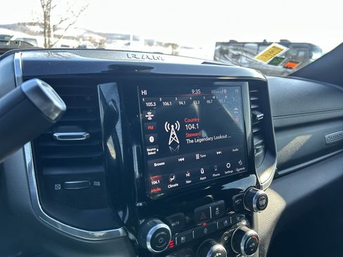 Used 2021 RAM 2500 Laramie w/ Night Edition image 28