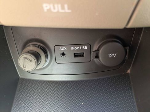 Used 2010 Hyundai Elantra GLS FWD image 21