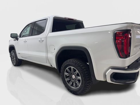 Used 2025 GMC Sierra 1500 AT4 image 14