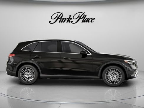 Used 2026 Mercedes-Benz GLC 300 image 27