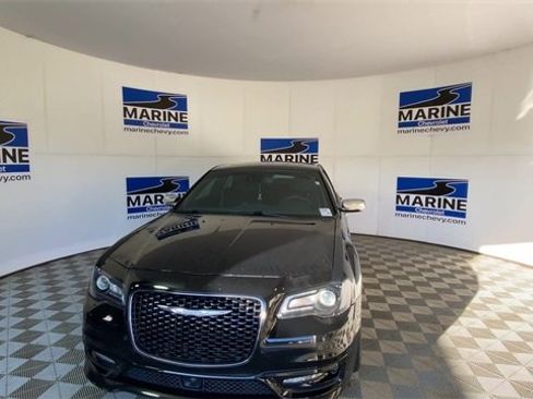 Used 2020 Chrysler 300 S w/ 300S Premium Group image 5