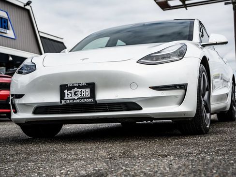 Used 2020 Tesla Model 3 Standard Range Plus RWD image 5