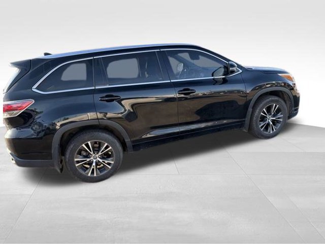 Used 2016 Toyota Highlander XLE AWD/4WD image 8