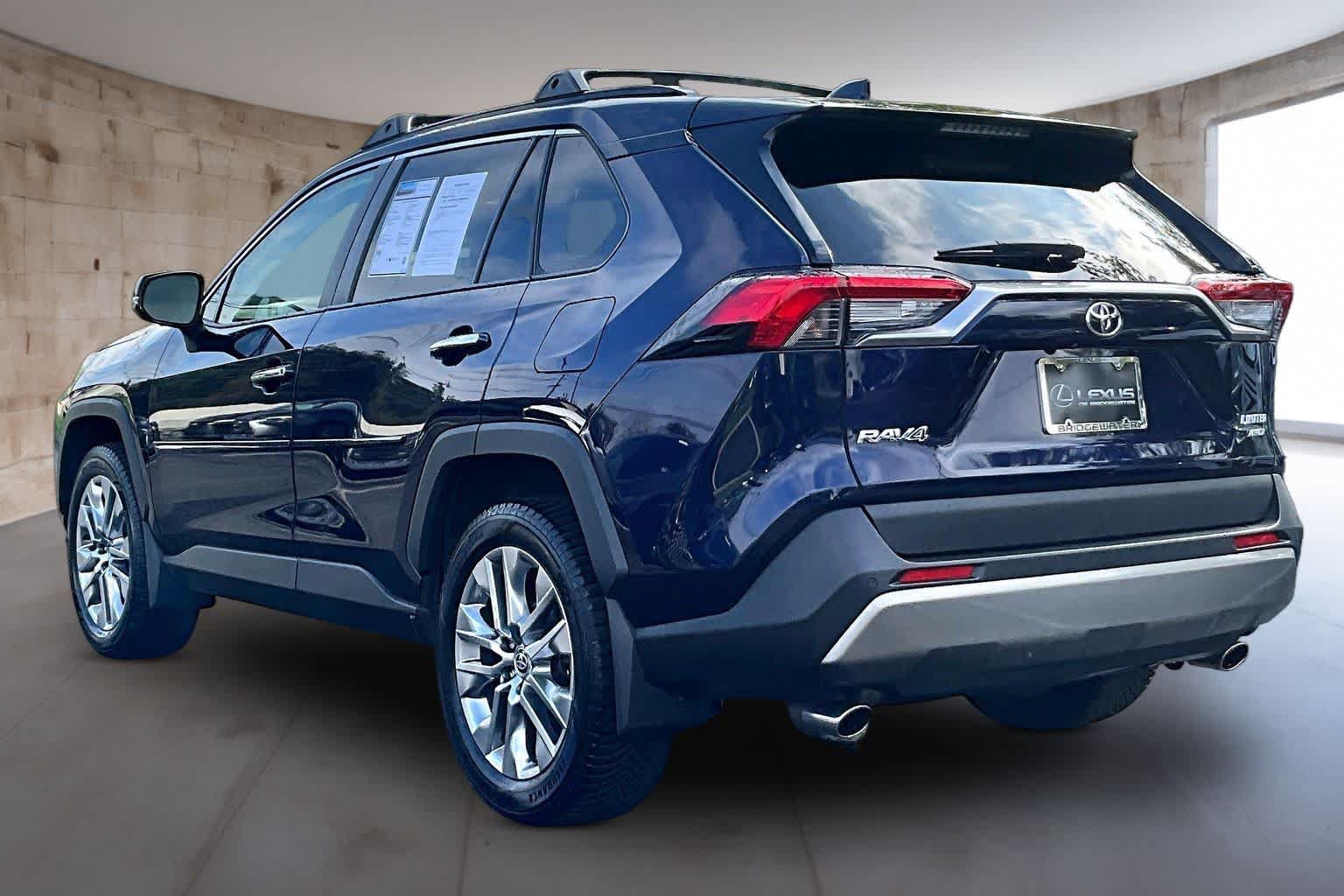 Used 2023 Toyota RAV4 Limited AWD/4WD image 4