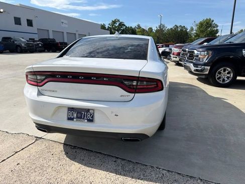 Used 2017 Dodge Charger SXT RWD image 23