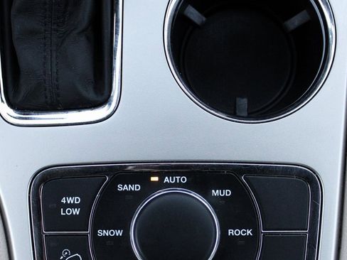 Used 2017 Jeep Grand Cherokee Limited w/ Luxury Group II image 39