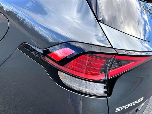 Used 2023 Kia Sportage LX image 21