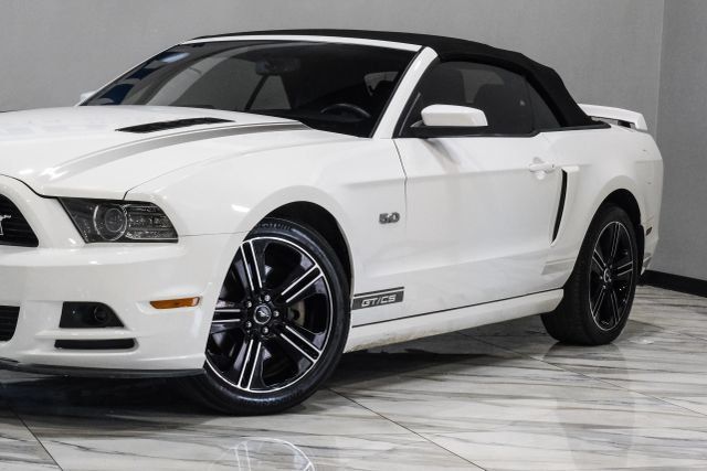 Used 2013 Ford Mustang GT Premium w/ Electronics Pkg RWD image 9