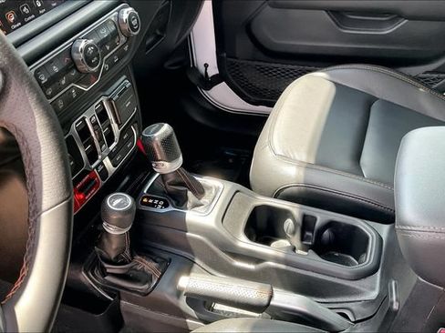 Used 2020 Jeep Gladiator Mojave AWD/4WD image 18