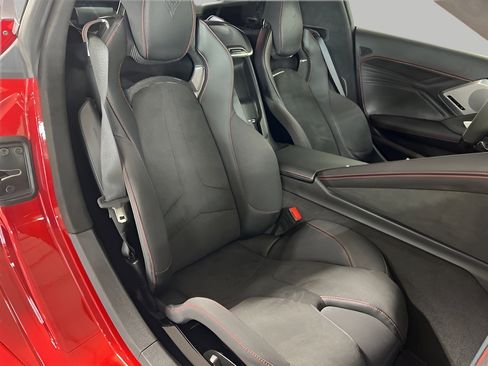 Used 2024 Chevrolet Corvette Z06 w/ Z07 Performance Package image 28