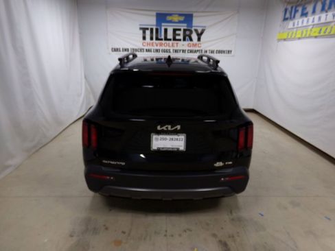 Used 2023 Kia Sorento S w/ Panoramic Sunroof Package image 5