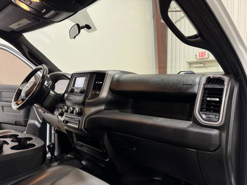 Used 2023 RAM 2500 Tradesman w/ Chrome Appearance Group AWD/4WD image 11