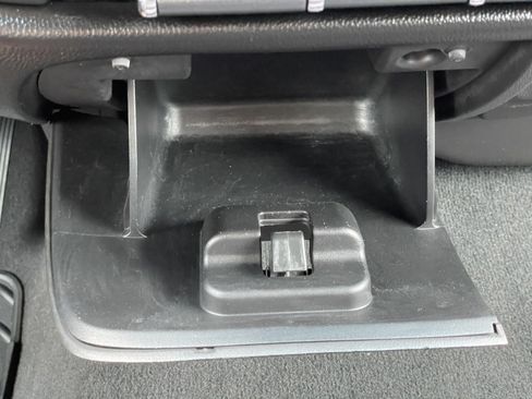 Used 2018 Chevrolet Silverado 1500 LT w/ Texas Edition AWD/4WD image 28