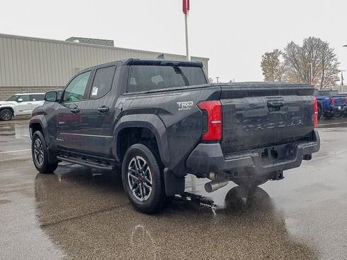 New 2025 Toyota Tacoma TRD Sport image 7