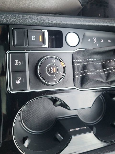 Used 2023 Volkswagen Atlas SEL Premium R-Line AWD/4WD image 14