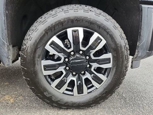 Used 2025 GMC Sierra 2500 Denali Ultimate image 8