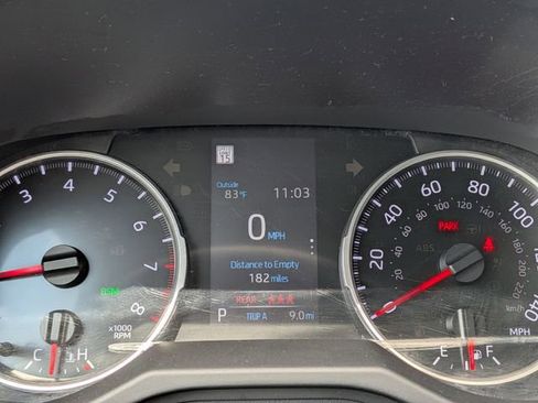 Used 2021 Toyota RAV4 XLE w/ Convenience Package FWD image 21