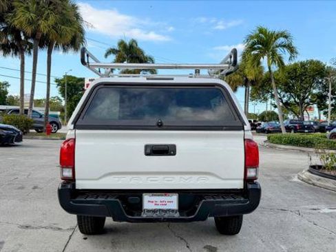 Used 2022 Toyota Tacoma SR image 7