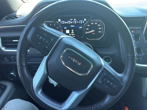 Used 2021 GMC Yukon SLT w/ SLT Luxury Plus Package image 4