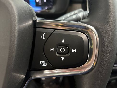 Certified 2024 Volvo XC40 B5 Plus w/ Climate Package AWD/4WD image 25