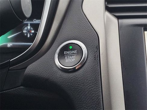 Used 2020 Ford Fusion SE image 23