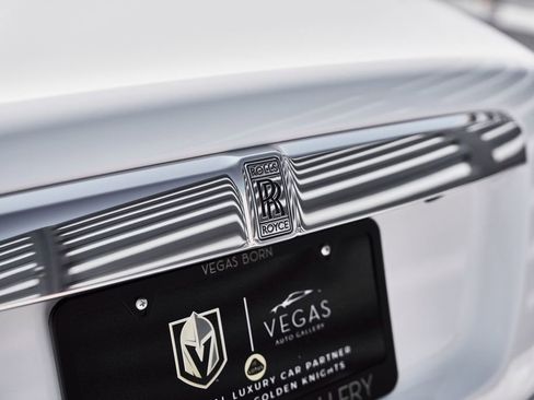 Used 2020 Rolls-Royce Wraith RWD image 11