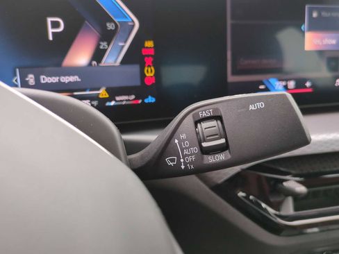 Used 2025 BMW 330i xDrive Sedan w/ Premium Package image 27