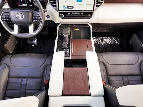 Used 2024 Toyota Sequoia Capstone AWD/4WD image 35