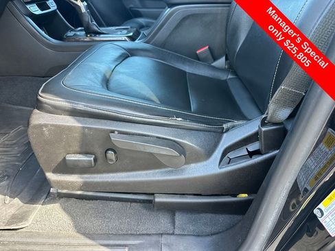 Used 2022 GMC Canyon Elevation w/ Elevation Premium Package AWD/4WD image 10