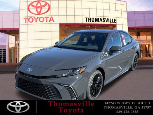 New 2025 Toyota Camry Hybrid FWD image 1