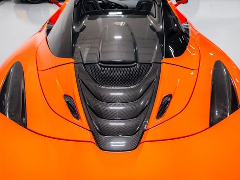 Used 2019 McLaren 720S Performance RWD image 33